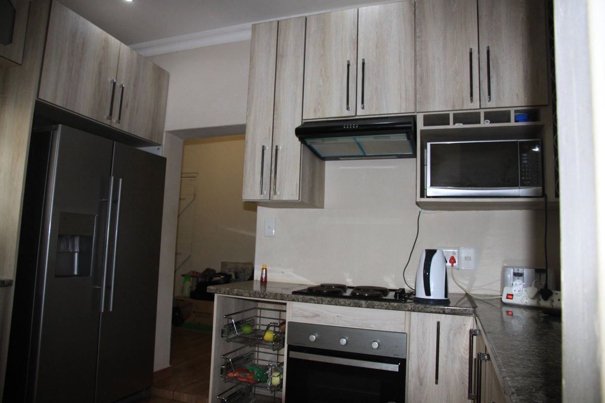 Family home in Sunnyridge ,East London -SOLD - Photo 4