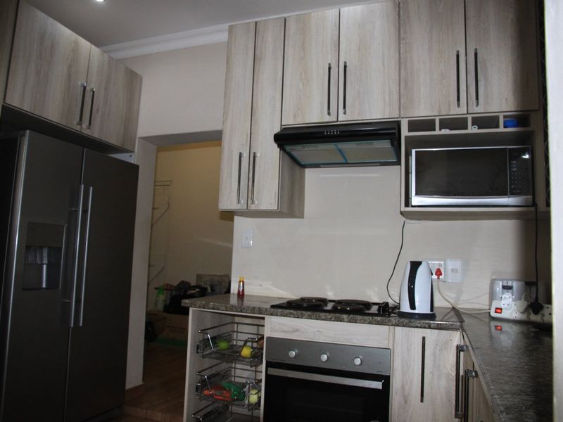 Family home in Sunnyridge ,East London -SOLD - Photo 4