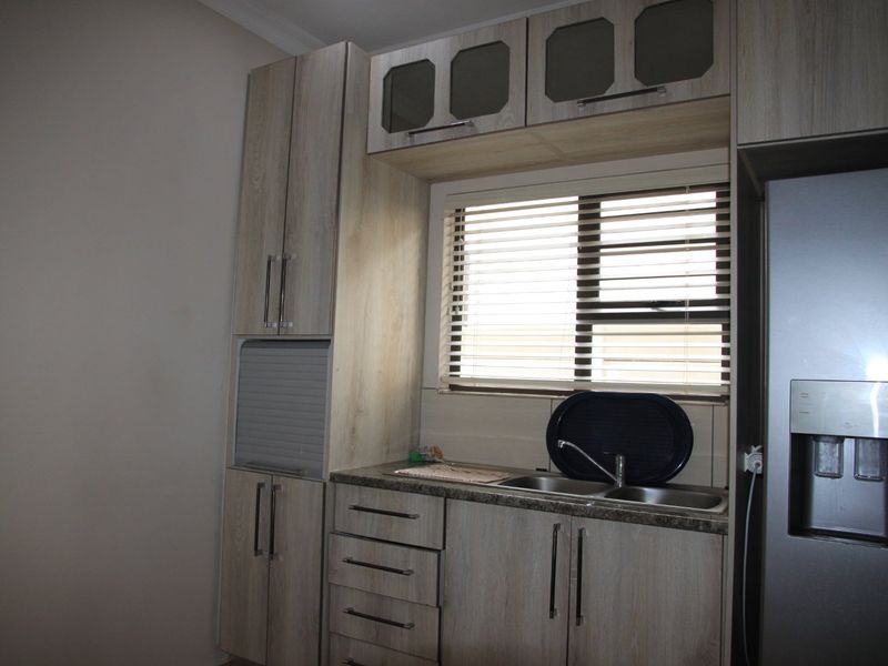 Family home in Sunnyridge ,East London -SOLD - Photo 6