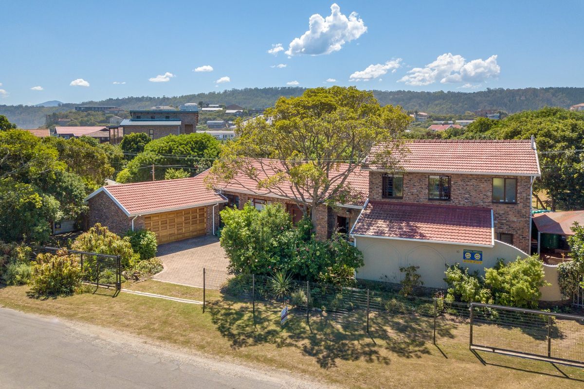 Flexible Family Living with Excellent Dual-Use Potential - Photo 2