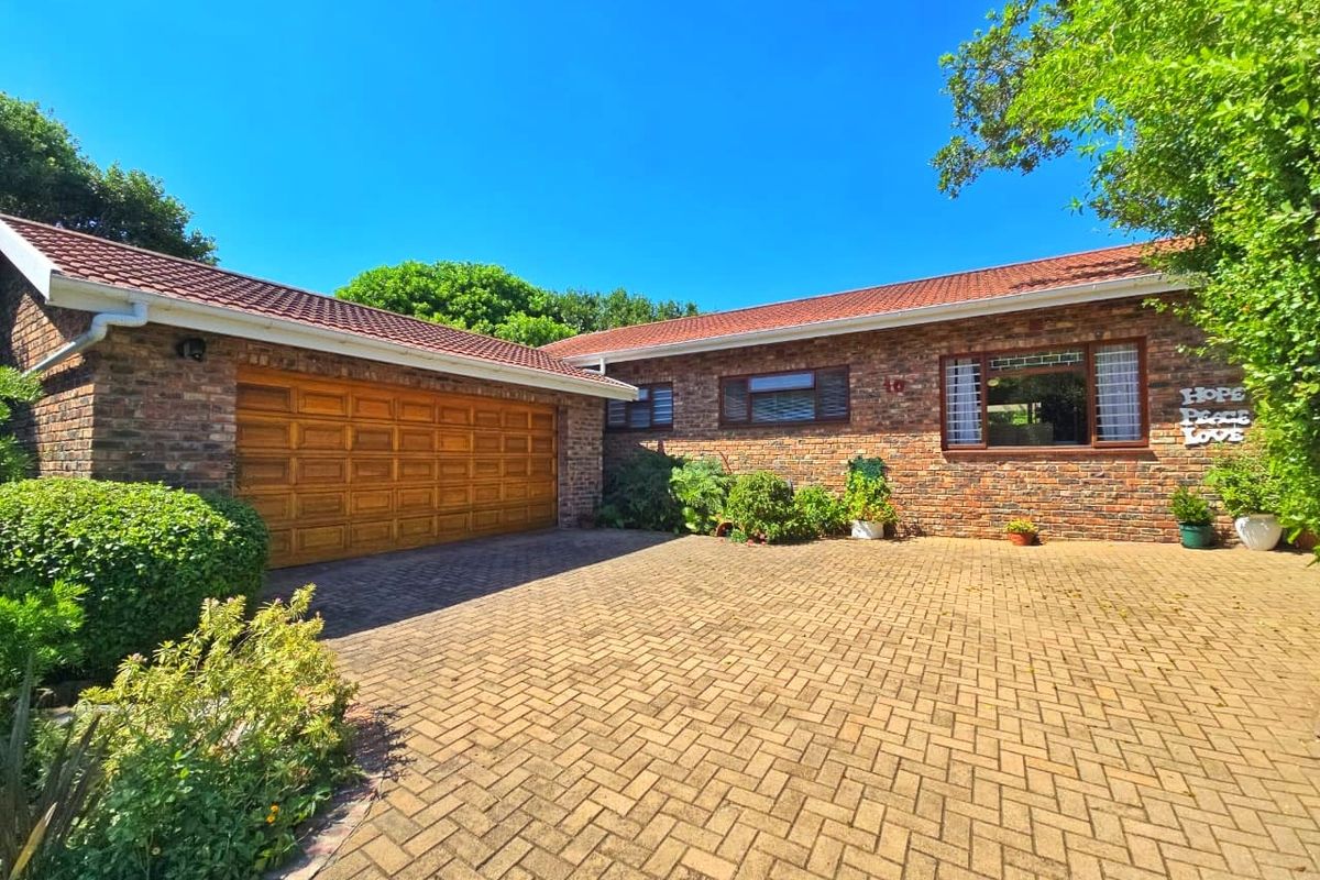 Flexible Family Living with Excellent Dual-Use Potential - Photo 4