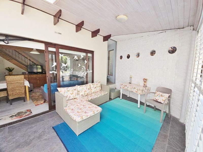 Flexible Family Living with Excellent Dual-Use Potential - Photo 8