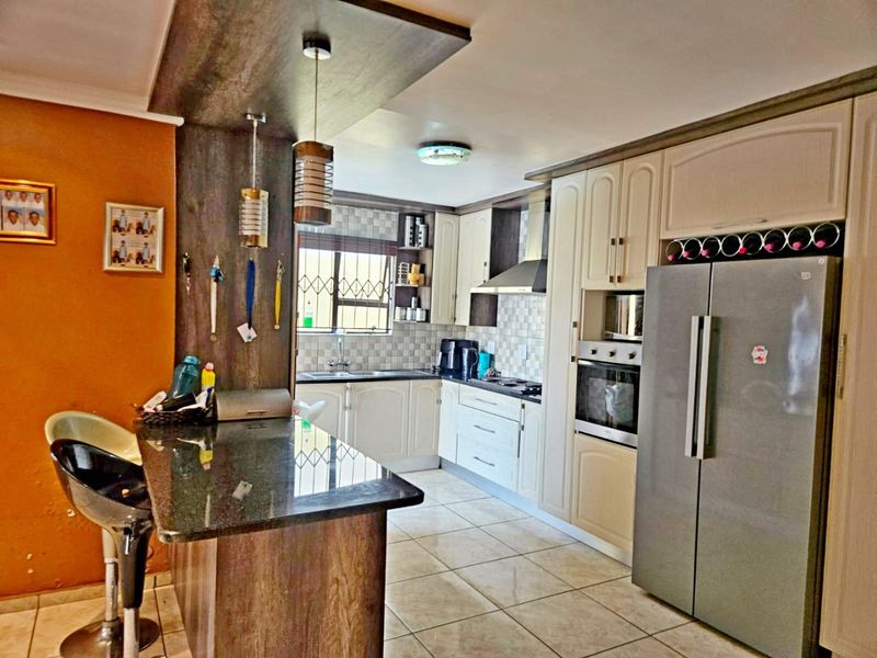 Lovely 3 Bedrooms family home - Photo 5
