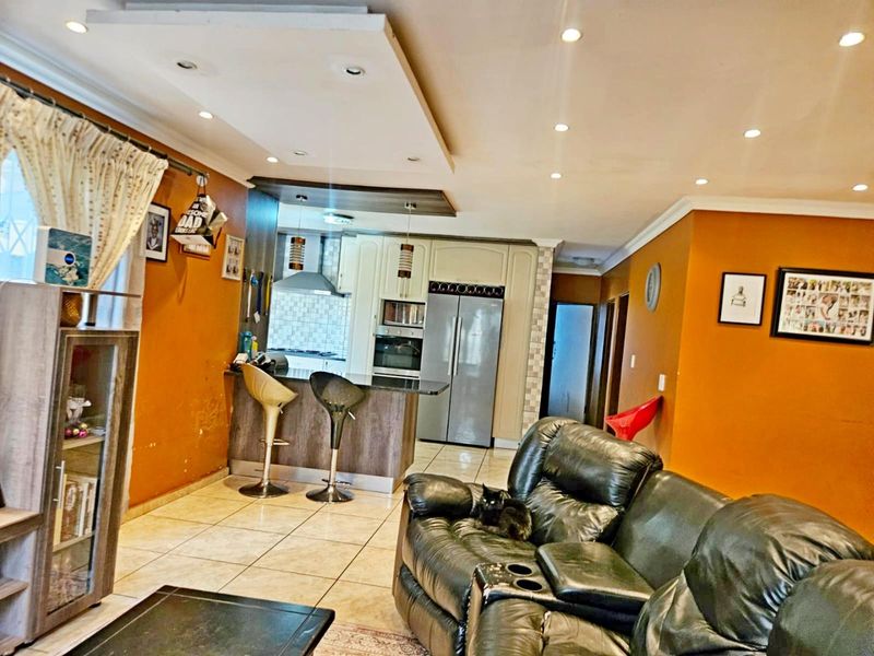 Lovely 3 Bedrooms family home - Photo 9
