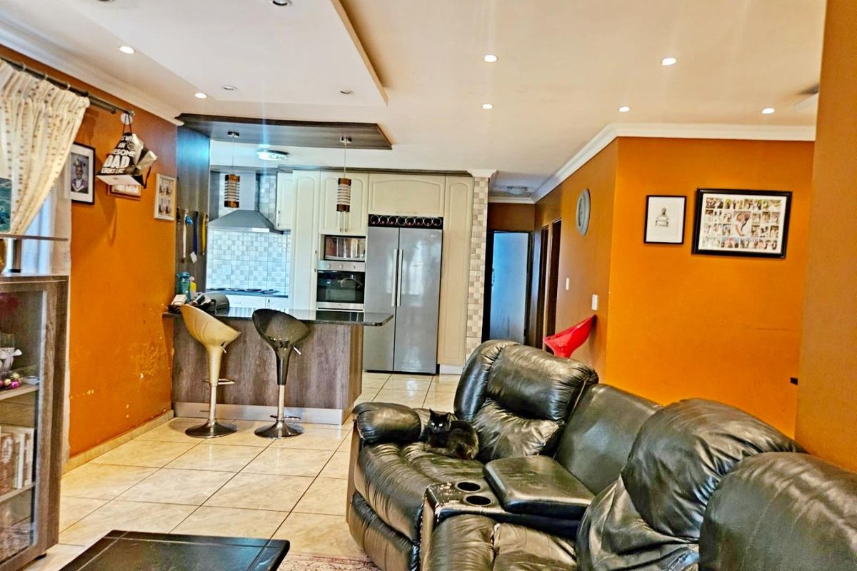 Lovely 3 Bedrooms family home - Photo 3
