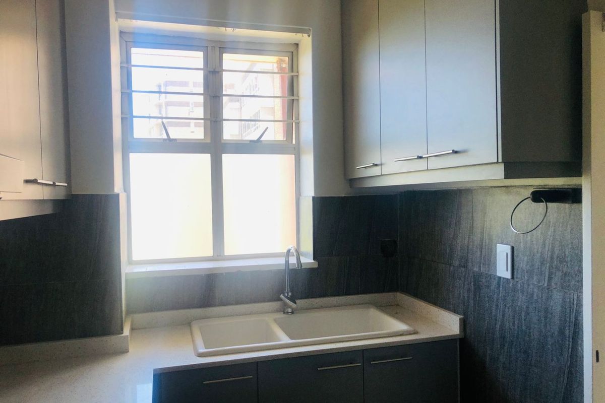 3.5 Bedrooms, 1.5 Bathrooms To Let In North Beach, Durban - Photo 3