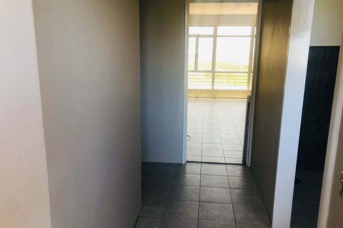 3.5 Bedrooms, 1.5 Bathrooms To Let In North Beach, Durban - Photo 5