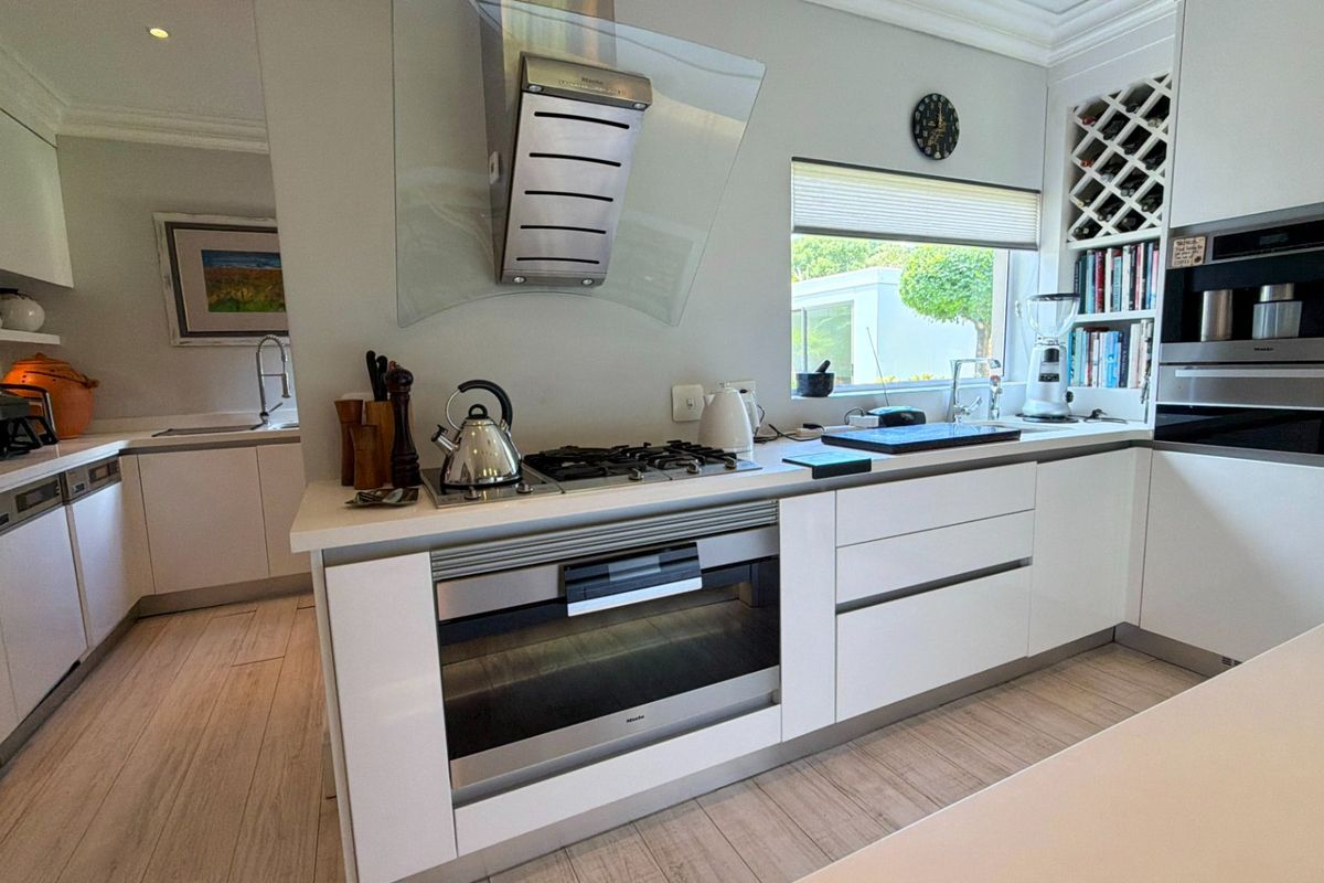 Upmarket Secure Townhouse with Premium Finishes  - Photo 4