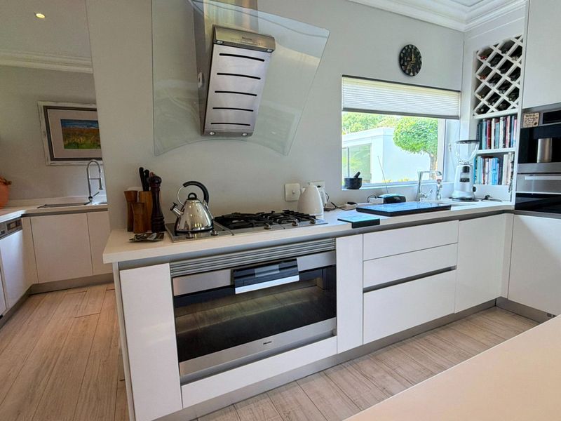 Upmarket Secure Townhouse with Premium Finishes  - Photo 4