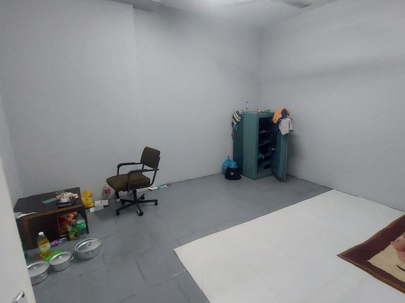 Commercial property for rent in Stamfordhill - Photo 10