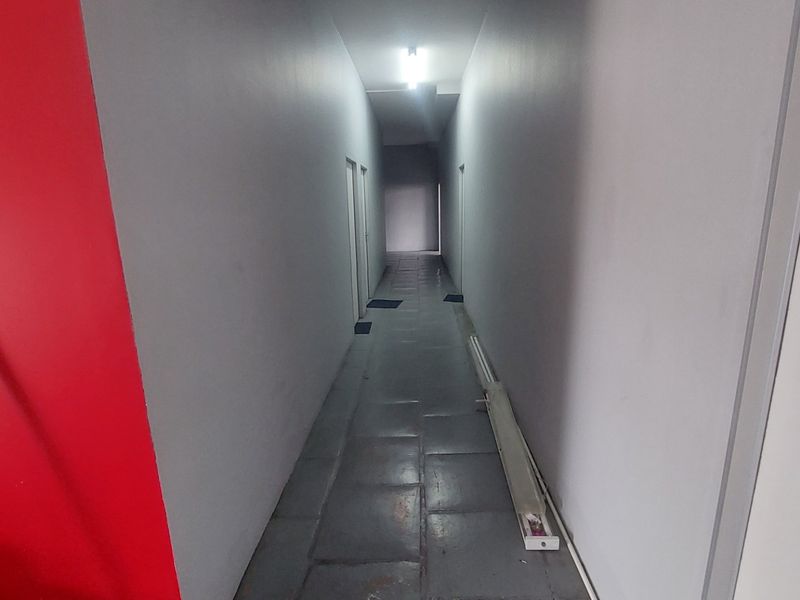 Commercial property for rent in Stamfordhill - Photo 6