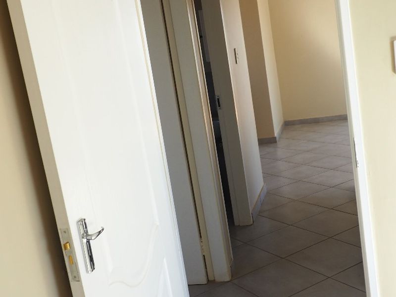 3 BEDROOM  HOUSE FOR SALE - Photo 2