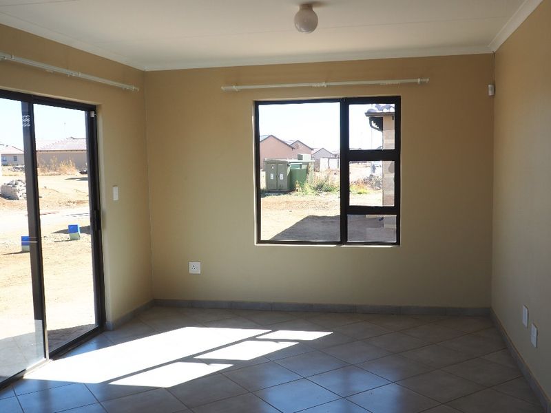 3 BEDROOM  HOUSE FOR SALE - Photo 4