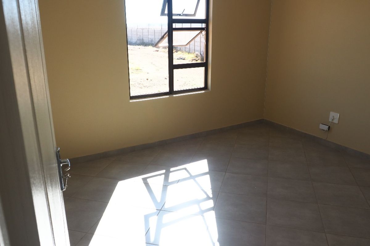 2 BEDROOM  HOUSE FOR SALE - Photo 5