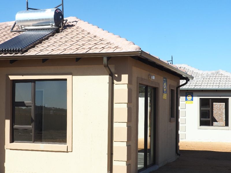 2 BEDROOM  HOUSE FOR SALE - Photo 2