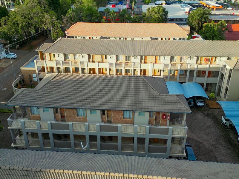 EXLUSIVE MANDATE Apartment for Sale  Prime Location in Pretoria North - Photo 3