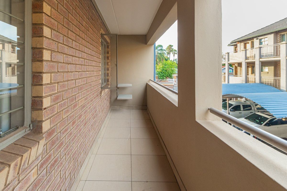 EXLUSIVE MANDATE Apartment for Sale  Prime Location in Pretoria North - Photo 4