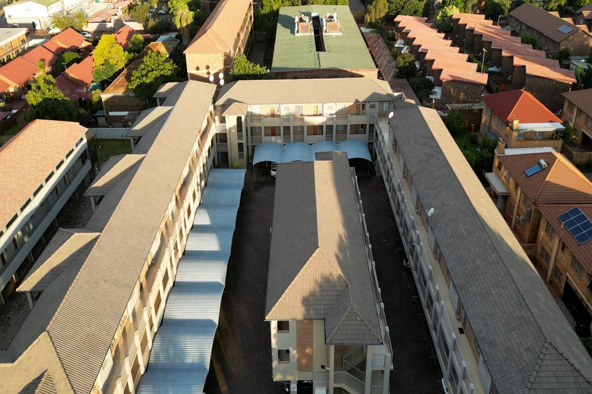 EXLUSIVE MANDATE Apartment for Sale  Prime Location in Pretoria North - Photo 2