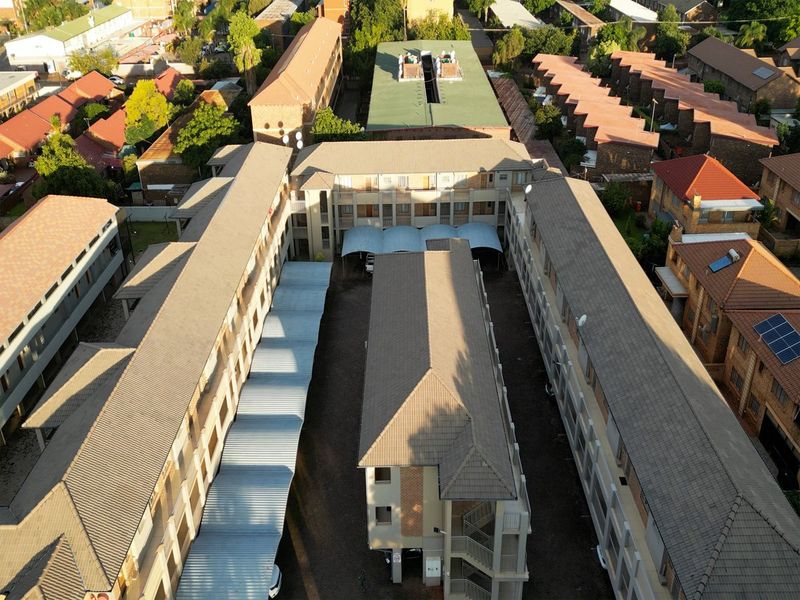 EXLUSIVE MANDATE Apartment for Sale  Prime Location in Pretoria North - Photo 2