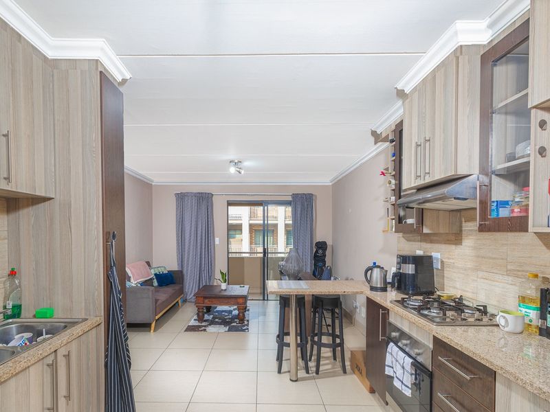 EXLUSIVE MANDATE Apartment for Sale  Prime Location in Pretoria North - Photo 10