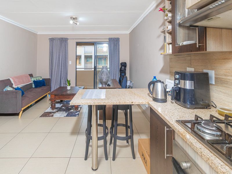 EXLUSIVE MANDATE Apartment for Sale  Prime Location in Pretoria North - Photo 7