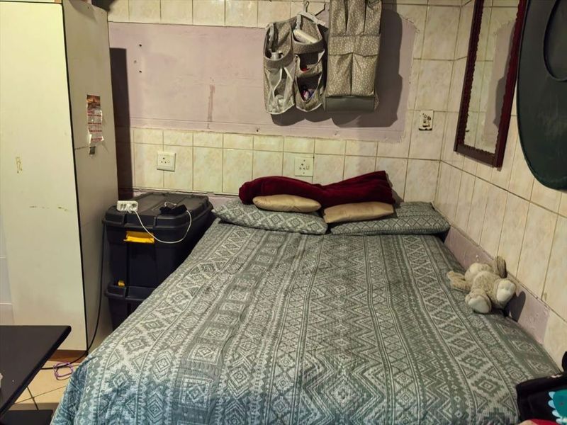 Spacious Single Storey Home - Photo 3