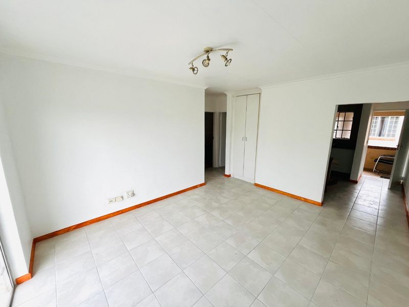 2 Bedroom Apartment / Flat to Rent in Buccleuch - Photo 4
