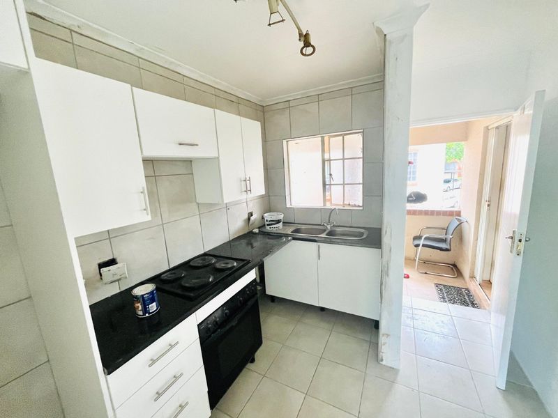 2 Bedroom Apartment / Flat to Rent in Buccleuch - Photo 3