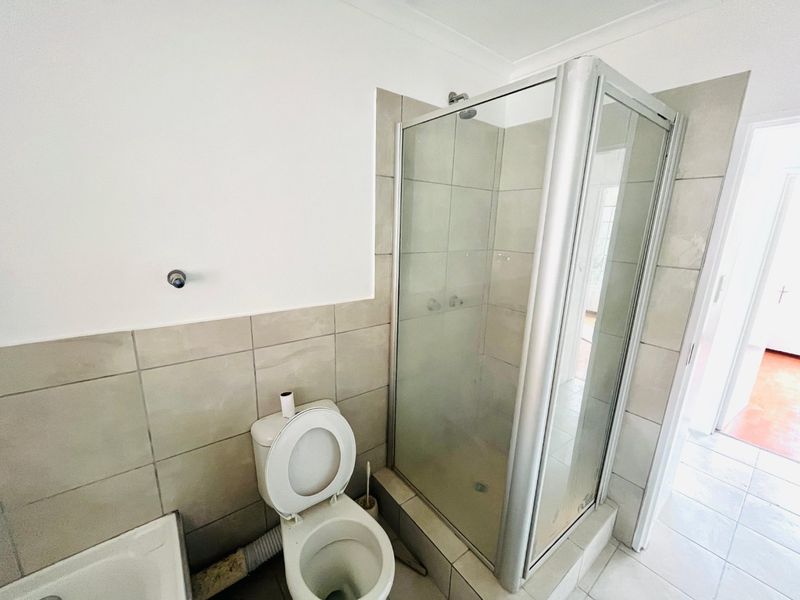 2 Bedroom Apartment / Flat to Rent in Buccleuch - Photo 10