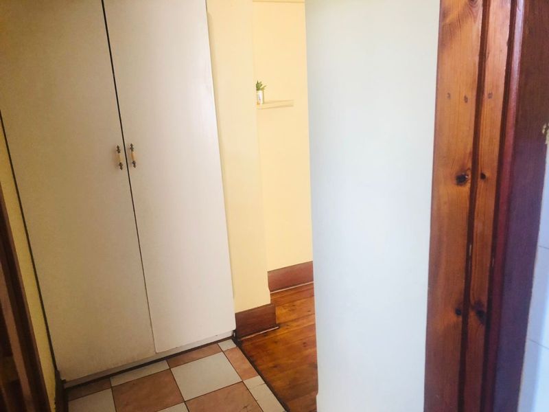 2.5 Bedrooms, 1.5 Bathrooms Apartment For Sale In Glenwood, Durban - Photo 8