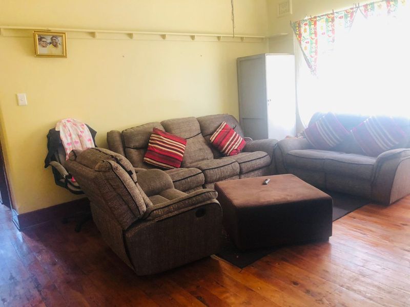 2.5 Bedrooms, 1.5 Bathrooms Apartment For Sale In Glenwood, Durban - Photo 4