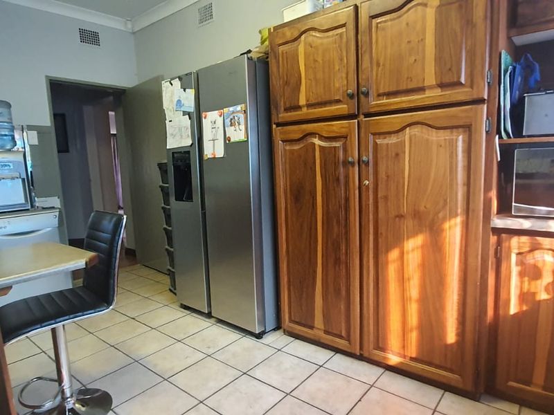 Stunning low maintenance family home for sale. A home with true character and a welcoming atmosphere.  - Photo 4