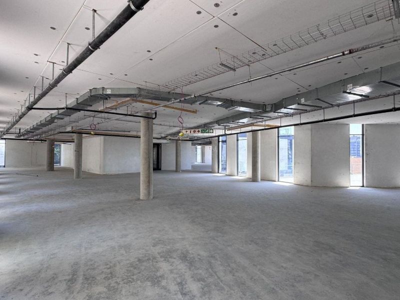 Premium White-Box Office with Expansive Balcony to rent in 52 Katherine Street, Sandton - Photo 10