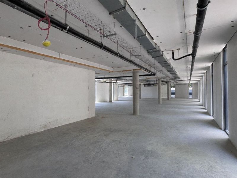 Premium White-Box Office with Expansive Balcony to rent in 52 Katherine Street, Sandton - Photo 7