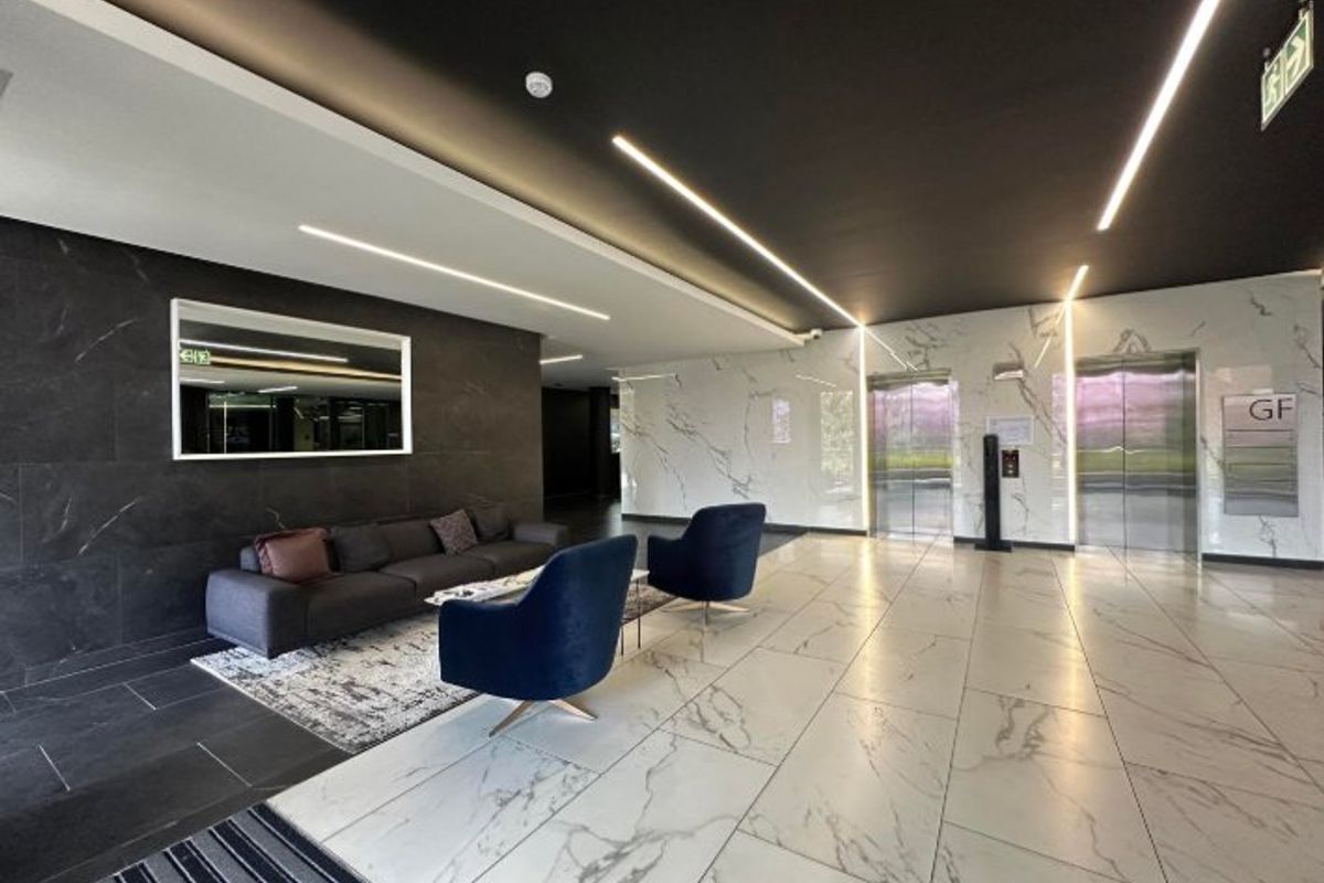 Premium White-Box Office with Expansive Balcony to rent in 52 Katherine Street, Sandton - Photo 2