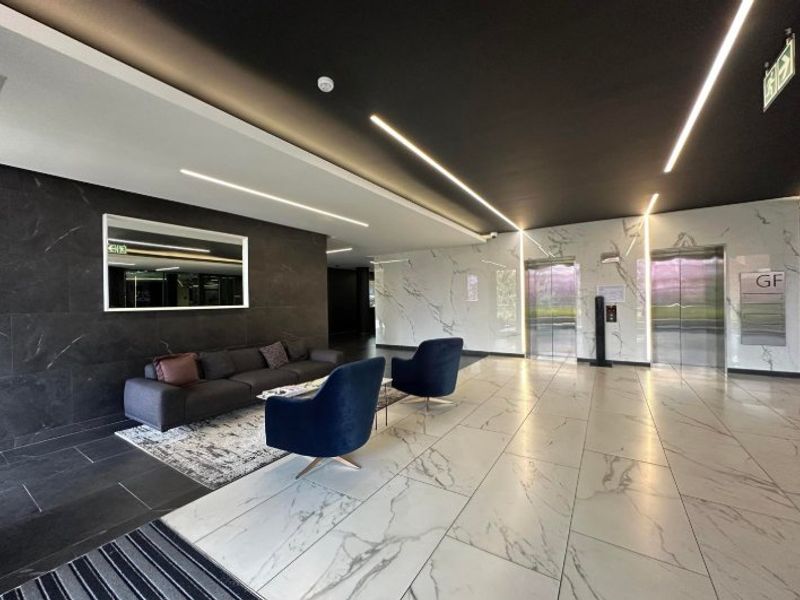 Premium White-Box Office with Expansive Balcony to rent in 52 Katherine Street, Sandton - Photo 2