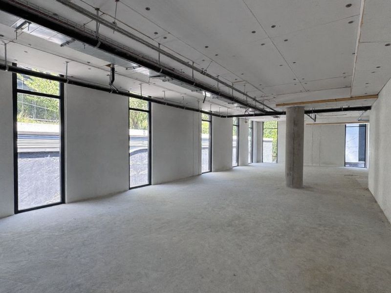 Premium White-Box Office with Expansive Balcony to rent in 52 Katherine Street, Sandton - Photo 6