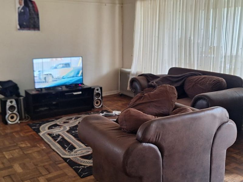 3 Bedroom house for sale in Stilfontein - Photo 4