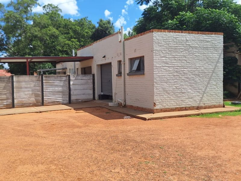 3 Bedroom house for sale in Stilfontein - Photo 2