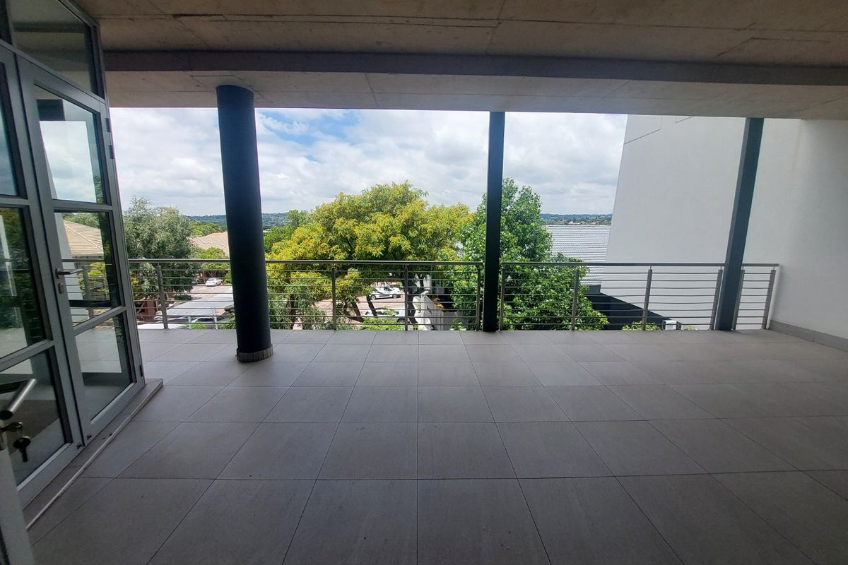 Exceptional A-Grade Office Space in Bryanston – With Panoramic Sandton Skyline Views - Photo 3