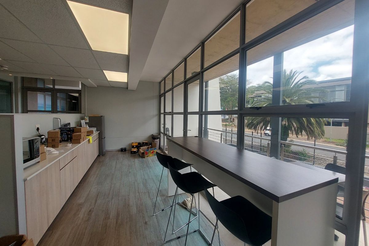 Exceptional A-Grade Office Space in Bryanston – With Panoramic Sandton Skyline Views - Photo 4