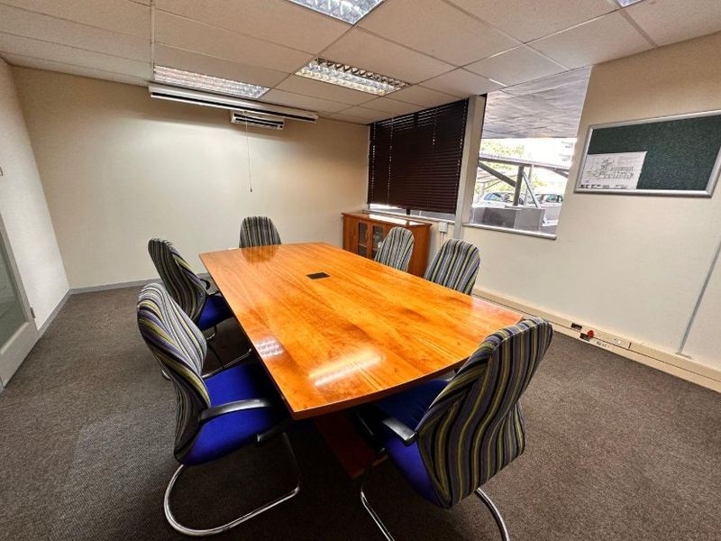 Prime Office to rent in Parktown, Johannesburg - Photo 5