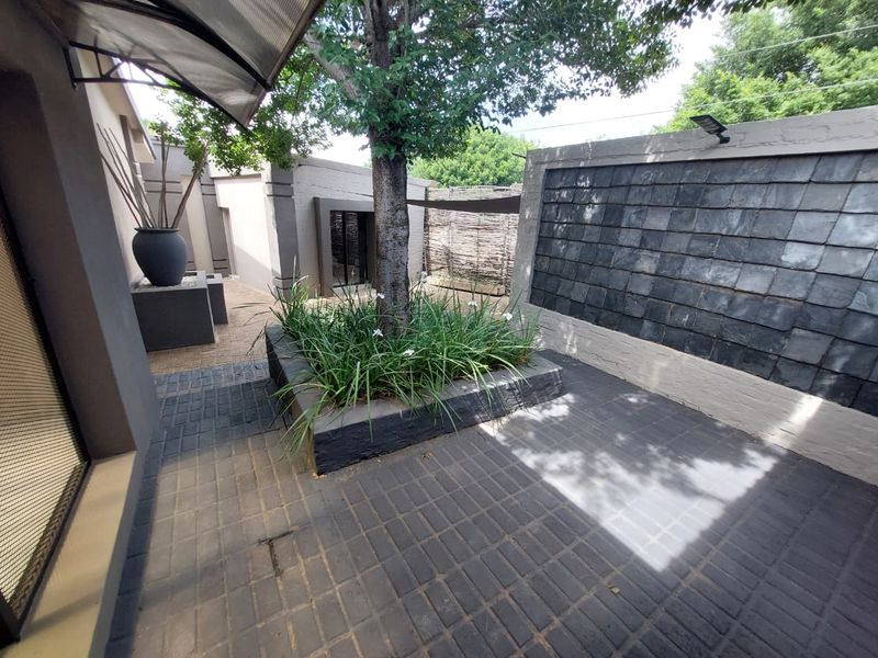 Modern 4-Bedroom Home for Sale – Ideal for a Family or Guesthouse - Photo 4