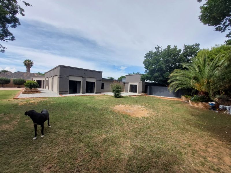 Modern 4-Bedroom Home for Sale – Ideal for a Family or Guesthouse - Photo 2