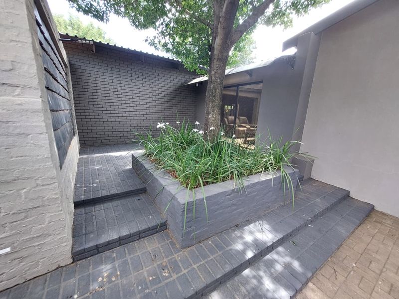 Modern 4-Bedroom Home for Sale – Ideal for a Family or Guesthouse - Photo 5