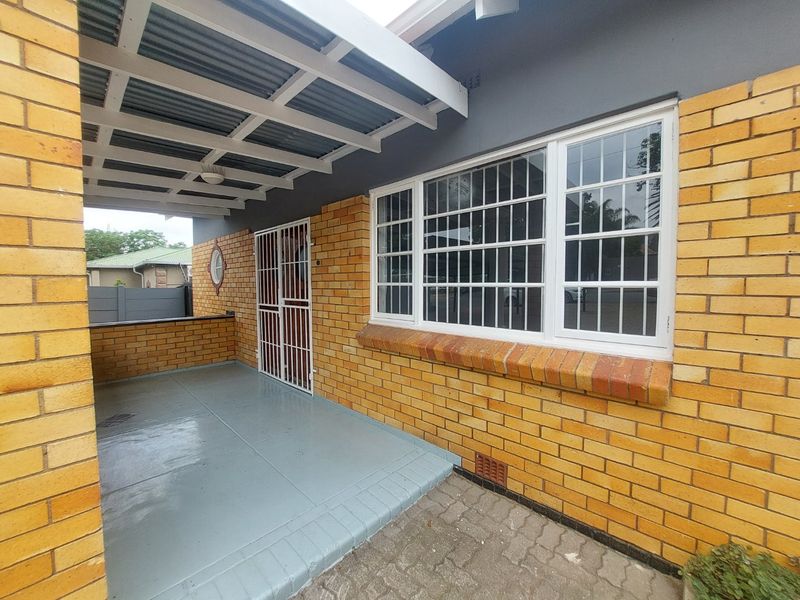 Prime Greenside Office/Clinic with Main Road Visibility & Move-In Ready Fit-Out - Photo 3