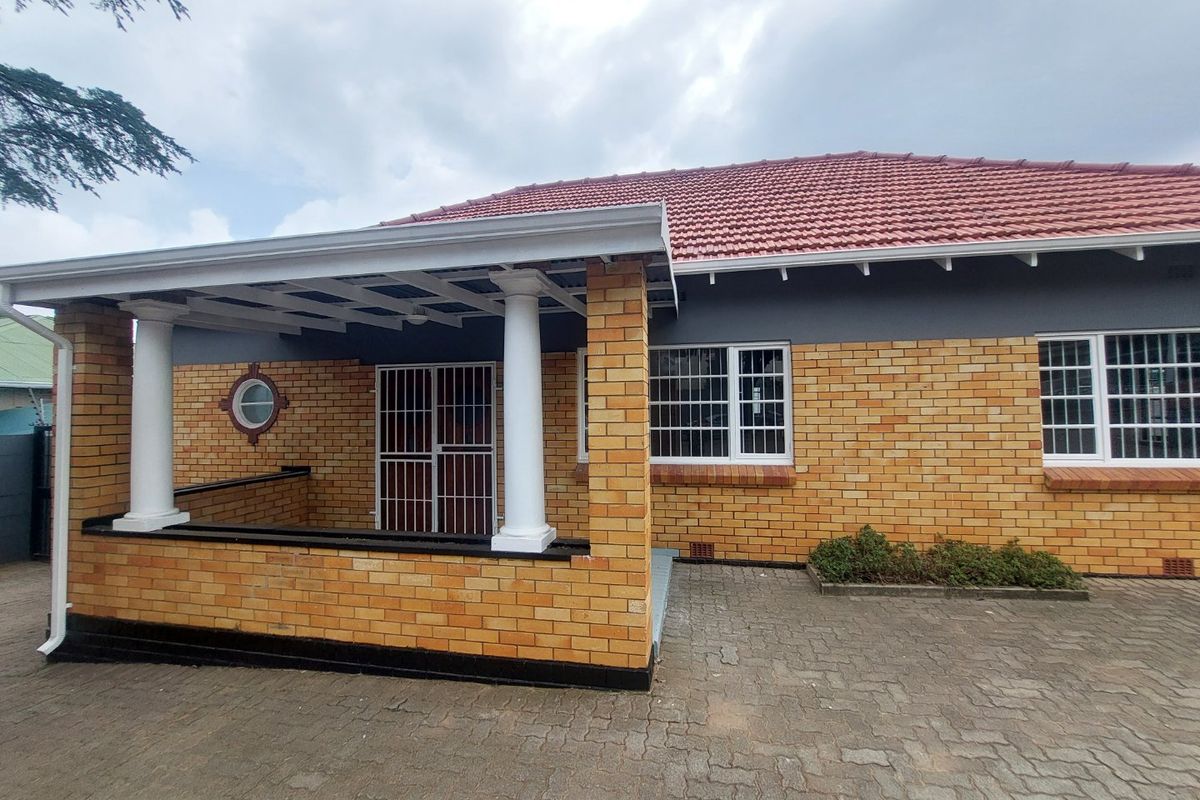 Prime Greenside Office/Clinic with Main Road Visibility & Move-In Ready Fit-Out - Photo 2