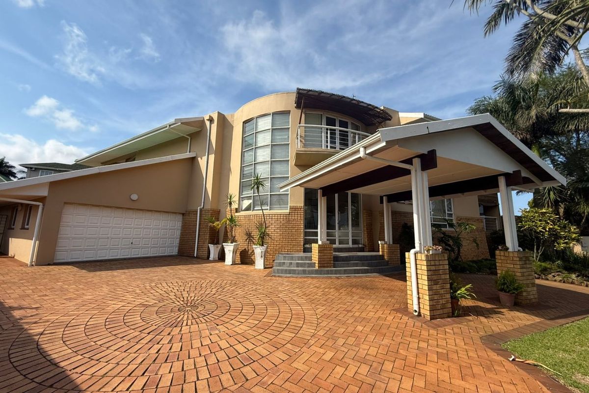 To let in Somerset Park, fully furnished 4 bedroom double storey home with sea views. - Photo 3