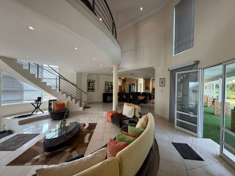 To let in Somerset Park, fully furnished 4 bedroom double storey home with sea views. - Photo 7