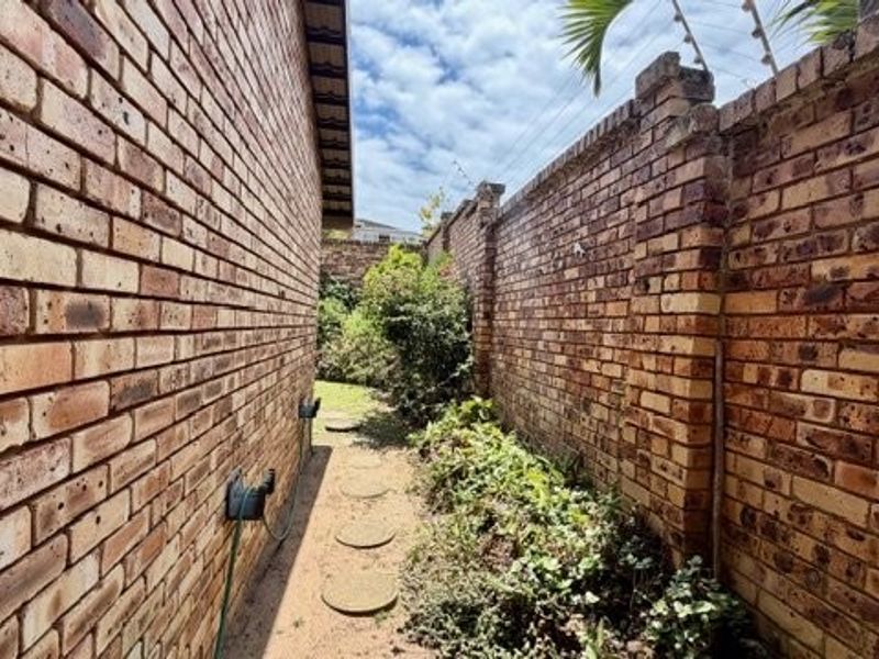 3-Bedroom Townhouse for Sale – Uvongo! Comfortable, Secure & Convenient Coastal Living - Photo 6